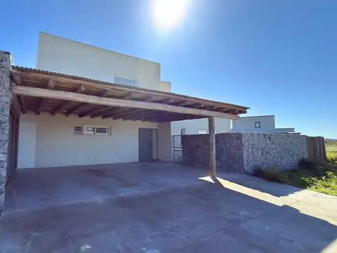 Casa en Venta con 5 cocheras