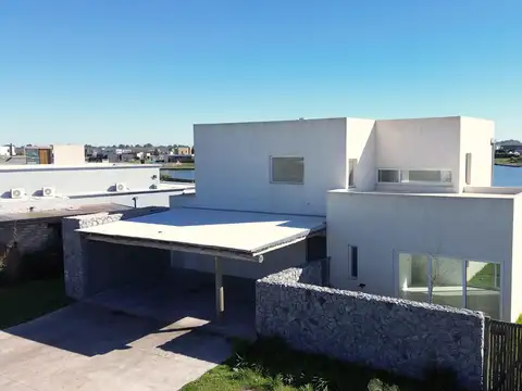 Casa en Venta en San Sebastián, USD 380.000