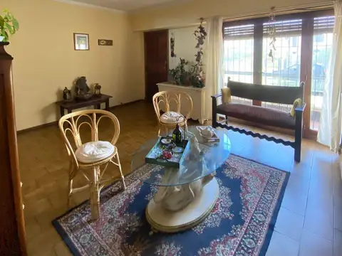 Depto Tipo Casa en Venta de 4 ambientes