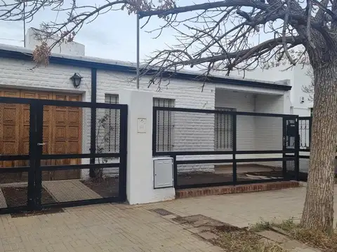 Casa en Alquiler en Cipolletti, General Roca