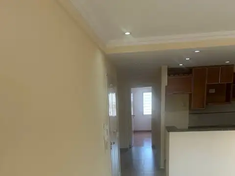 Venta Departamento 2 Ambientes Con Cochera Y Patio Apto Credito