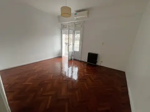 Depto Tipo Casa en Alquiler de 3 ambientes
