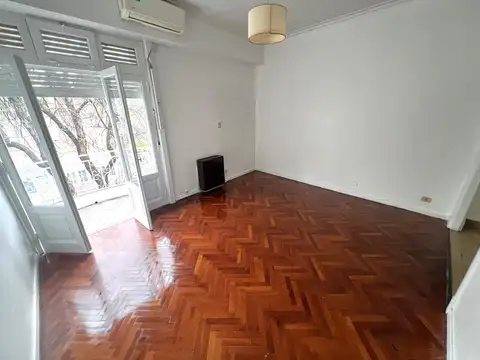 Muy buen PH 3 ambientes c/ balcón al frente - Lavadero - Terraza común