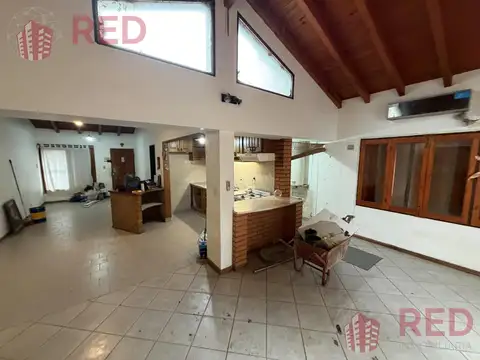 Vende casa 4 dormitorios B° Costa del Sol Neuquen