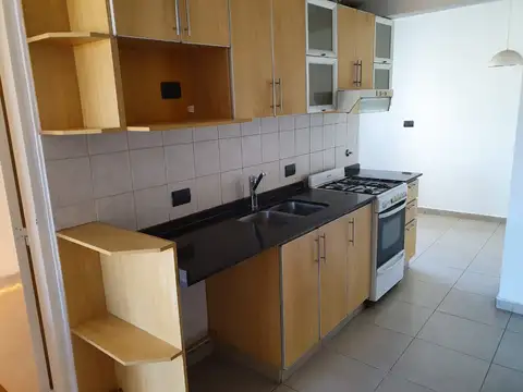Alquilo departamento 2 dormitorios  con cochera