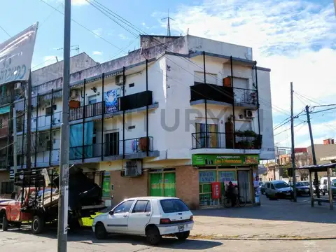 avenida Presidente Peron 5700, Piso 0
