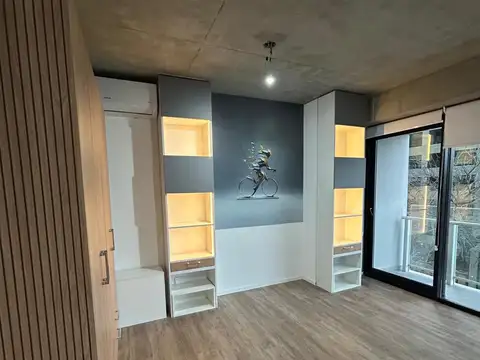 Alquiler Monoambiente con balcón en piso 4 - Quartier del bajo - Full amenities