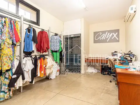 Oficina 7 ambientes con 4 baños