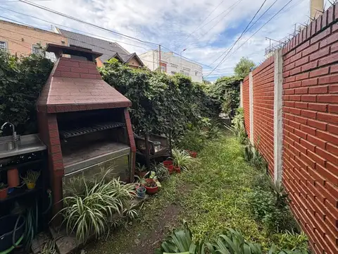 Venta casa 4 ambientes c/cochera, Villa Sarmiento