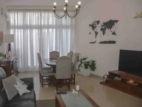 Casa en Venta en Villa Sarmiento, USD 160.000