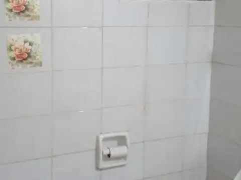 Casa en Alquiler con 1 cochera