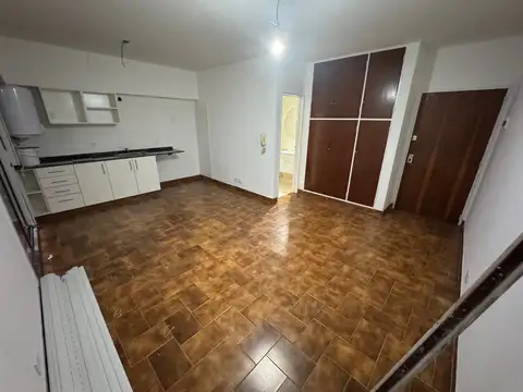 Avenida Maipú 3600, Piso 1