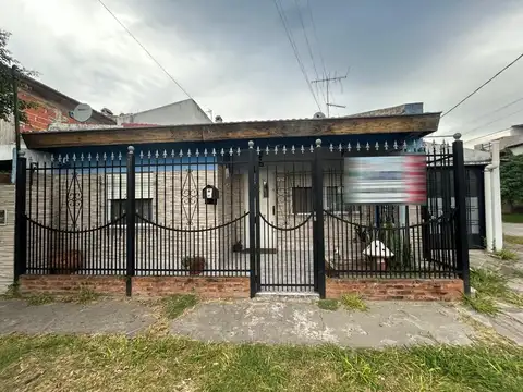 OPORTUNIDAD VENTA CASA 3 AMBIENTES ESCUCHA OFERTA