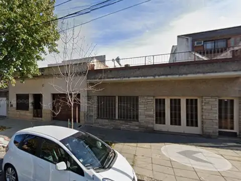 CASA CON LOTE PROPIO APTO EDIFICIO  en Juan Agustín García 4600