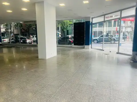 ESQUINA 1.300 m2