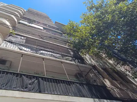 Av. Corrientes al 2000