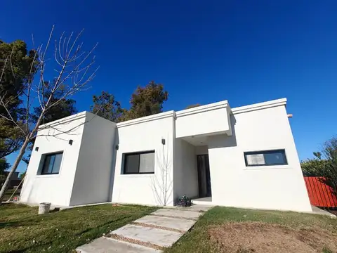Casa en Santa Lucia Pilar del Este