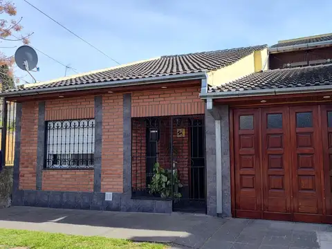 CHALET 2 AMB C/GARAGE DOBLE Y PATIO EN TEMPERLEY!