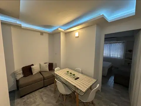 Avenida Juan Pujol 2000, Piso 1