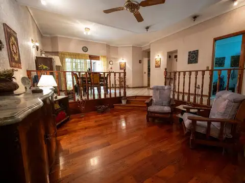 Venta Casa 5 amb, patio, terraza, cochera. Boedo