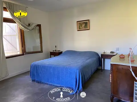 Casa en Alquiler con 5 cocheras