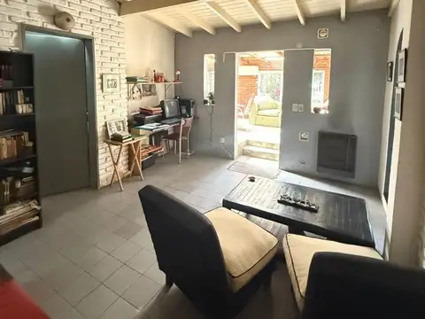 Casa 2 ambientes con 1 baño