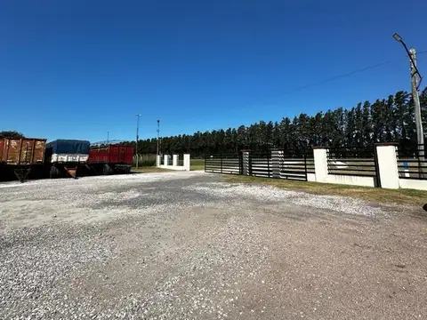 GALPON CON AMPLIA PLAYA DE ESTACIONAMIENTO EN ALQUILER  