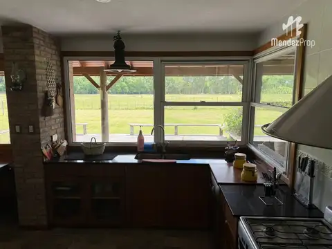 Casa en Alquiler con 2 cocheras