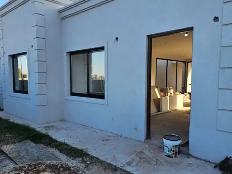 OPORTUNIDAD CASA A ESTRENAR