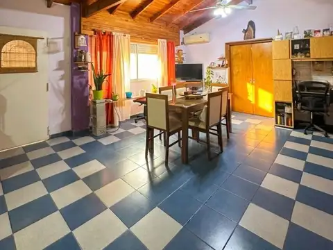 Casa 3 ambientes con 2 baños