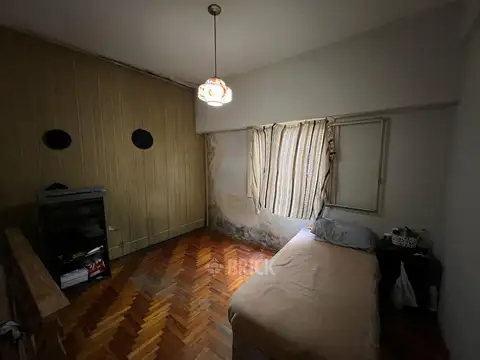 (A REFACCIONAR) PH EN LAGUNA AL 500 - GRAN PATIO BAÑO COMPLETO COCINA COMEDOR