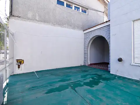 Casa 2 ambientes con 1 baño