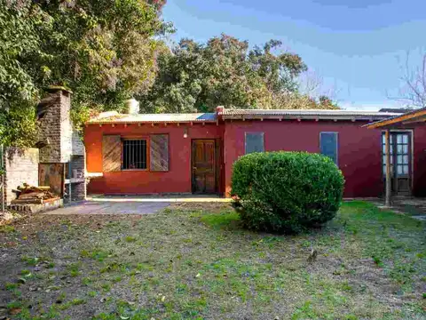 VENDE-CASA-3 AMB. CARLOS KEEN Jardín/Galería