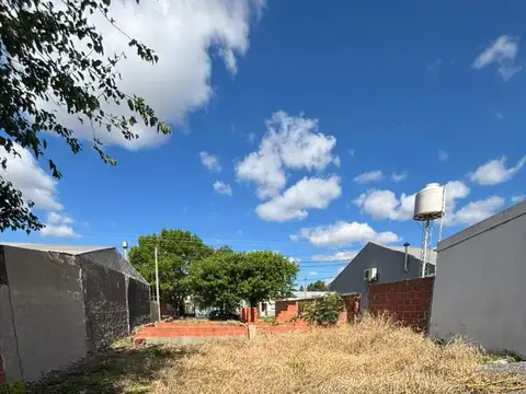 Terreno en Venta 10  mts Fondo