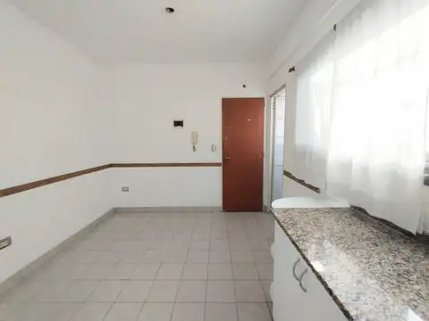 Departamento en Venta en Parque Chacabuco, USD 158.000