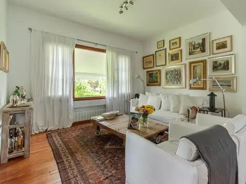 Casa 4 ambientes con 4 baños