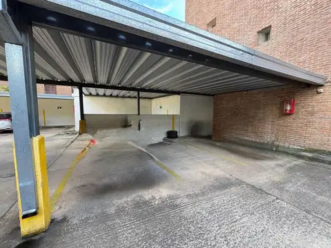 Venta Cochera en calle Mendoza casi Av Freyre