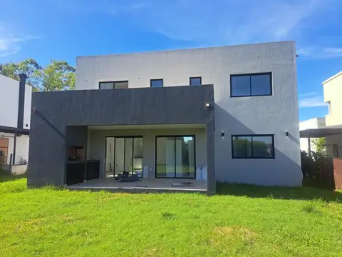 VENTA CASA 6 AMBIENTESSANTA LUCIA PILAR DEL ESTE