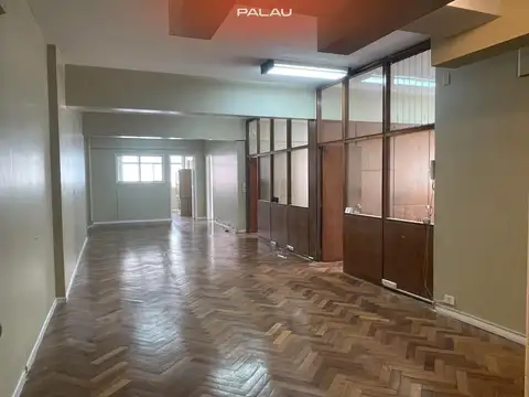 Oficina 6 ambientes con 2 baños