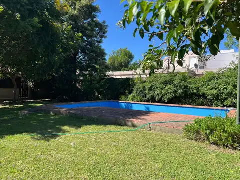 CASA EN VENTA BARRIO ARGUELLO A METROS AV RECTA MARTINOLLI