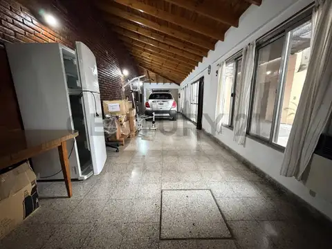 Oficina en Venta con 3 cocheras