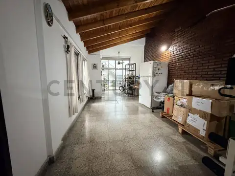 Oficina 4 ambientes con 2 baños