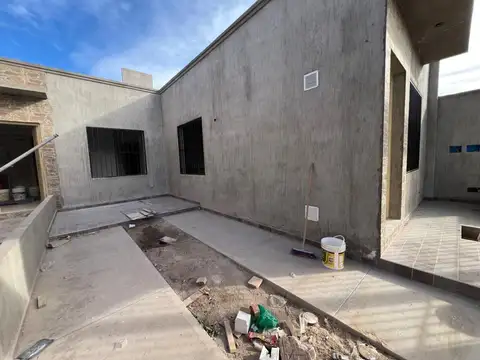 Casa 3 ambientes con 1 baño