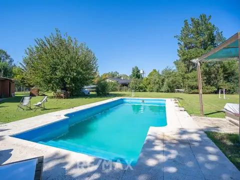 Venta Casa Quinta 4 Ambientes con Pileta Quincho 