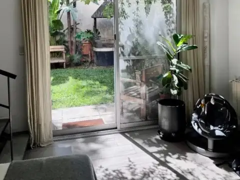 Departamento Triplex en San Isidro con Jardin