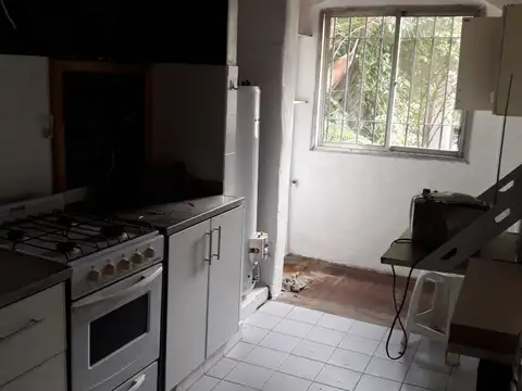Casa en Alquiler con 2 cocheras