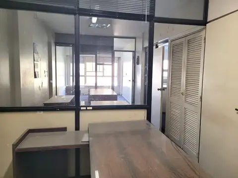 Oficina en Venta con 2 cocheras