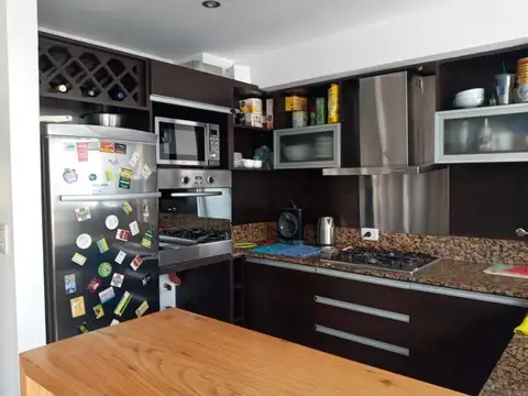 Departamento 4 ambientes con 2 baños