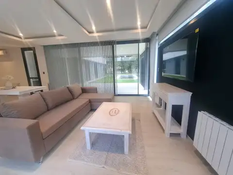 Casa en alquiler anual Miralagos