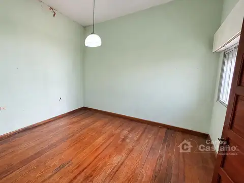 Depto Tipo Casa en Venta 50 años